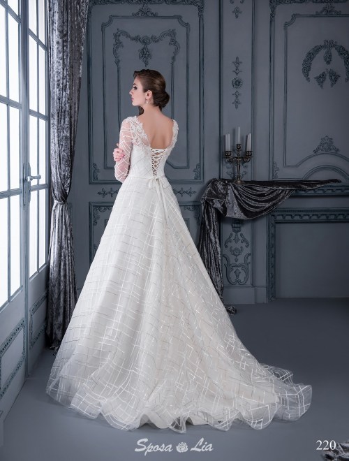 https://www.sposa-lia.com/images/stories/virtuemart/product/220       (3).jpg
